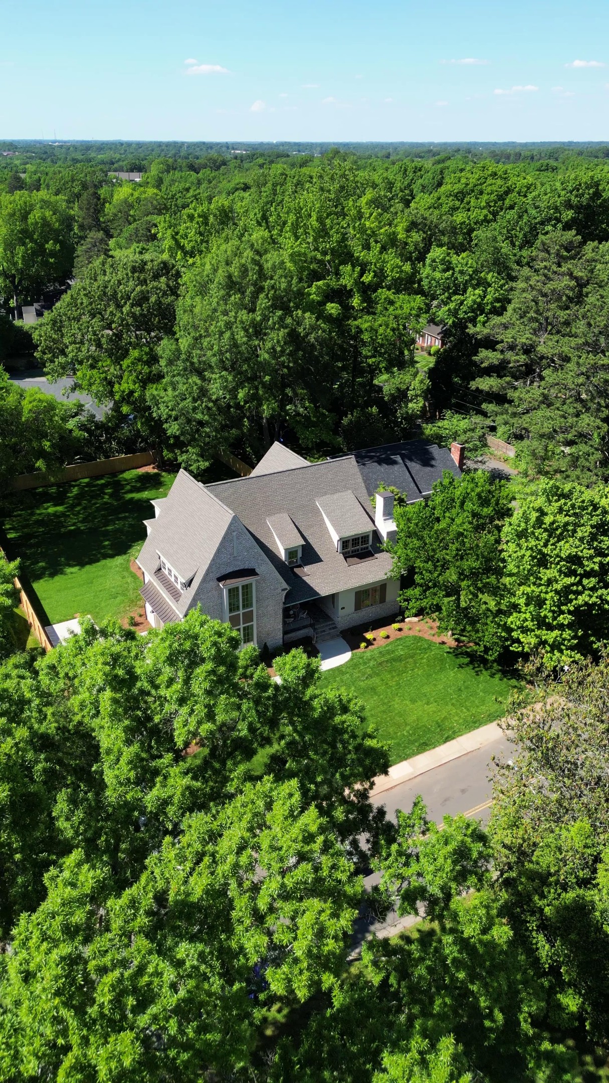 The Kenmore interior. 🌿🏡

Open, inviting, and full of details that make you pause and notice — a space that feels like the home you’ve been dreaming of. ✨