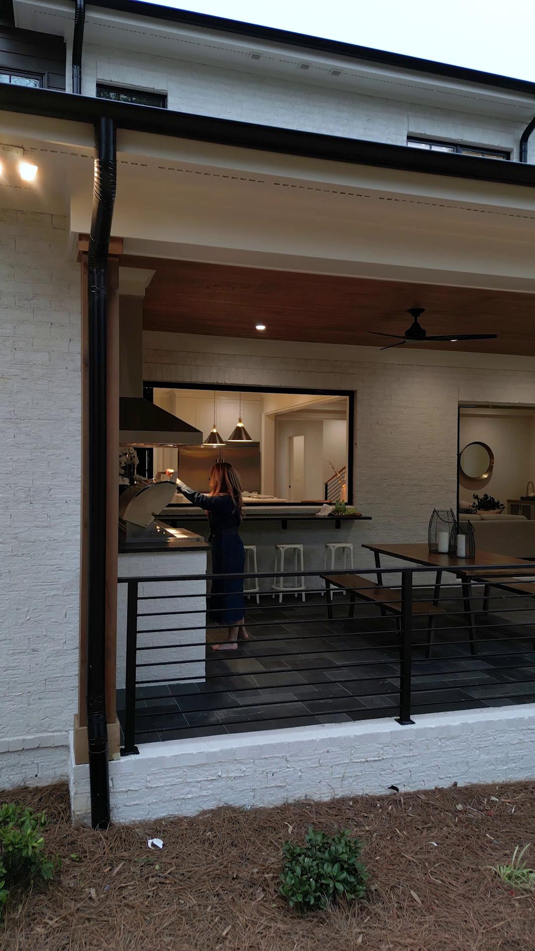 Seamless living, inside and out. 🌿🏡

This window connects the outdoor kitchen straight to the heart of the home for the ultimate hosting setup.