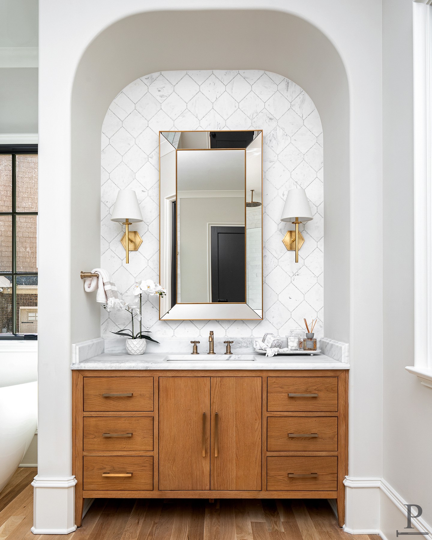 An arch doesn't just frame a space — it elevates it 🤍 This built-in vanity niche is proof that thoughtful architectural details make all the difference 🌟
📍Charlotte, NC