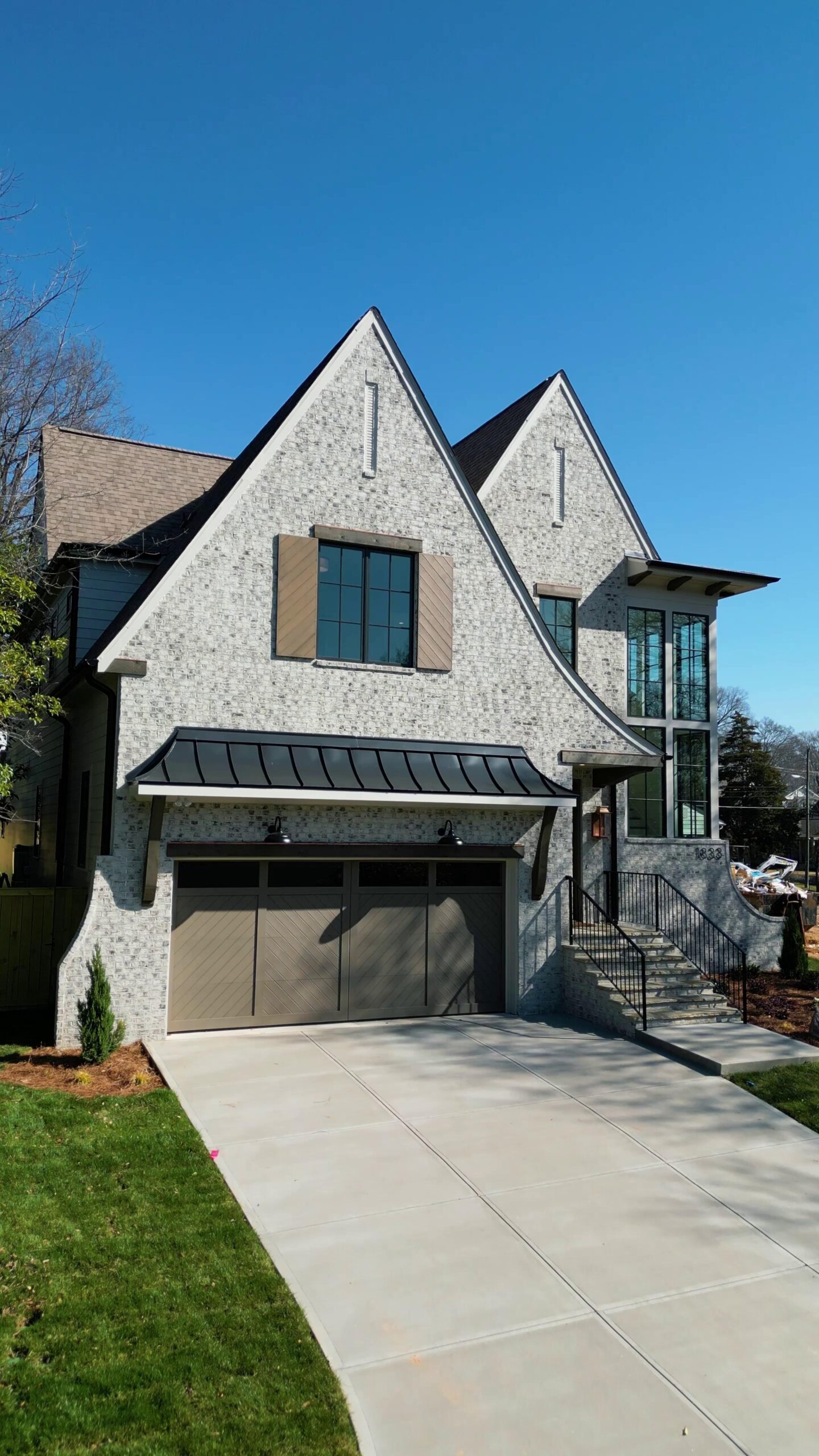 The Allston plan primary suite has it all. Vaulted ceilings in the bedroom, a massive walk-in closet, and a ensuite that does not disappoint 🙌