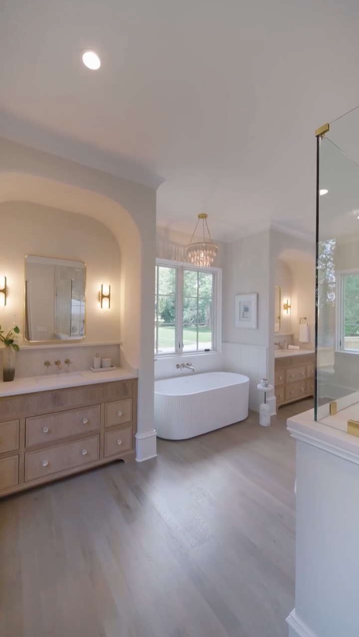 The Highland plan doesn't ease into a first impression, it makes one.

A porte cochère frames the arrival, the exterior sets the tone before you're even through the door, and inside, a floating staircase takes over as the centerpiece.

Some homes whisper. This one has something to say.

Reach out to us to learn more about our home plans.
