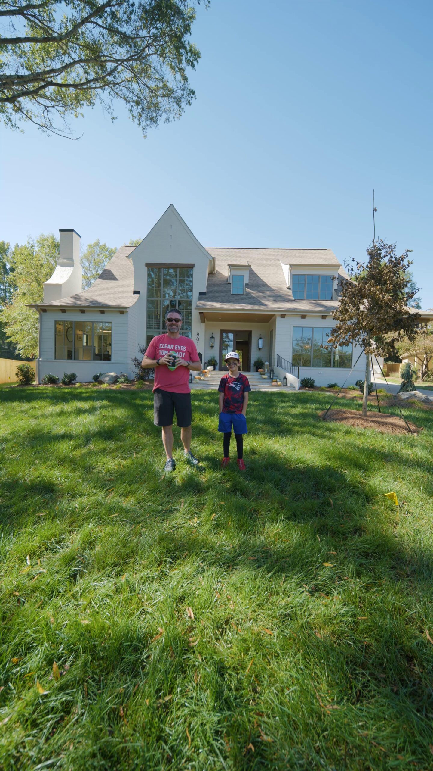 Receiver rating: excellent. House tour: unbeatable. 
Just happy Sunday football is back. 🏈