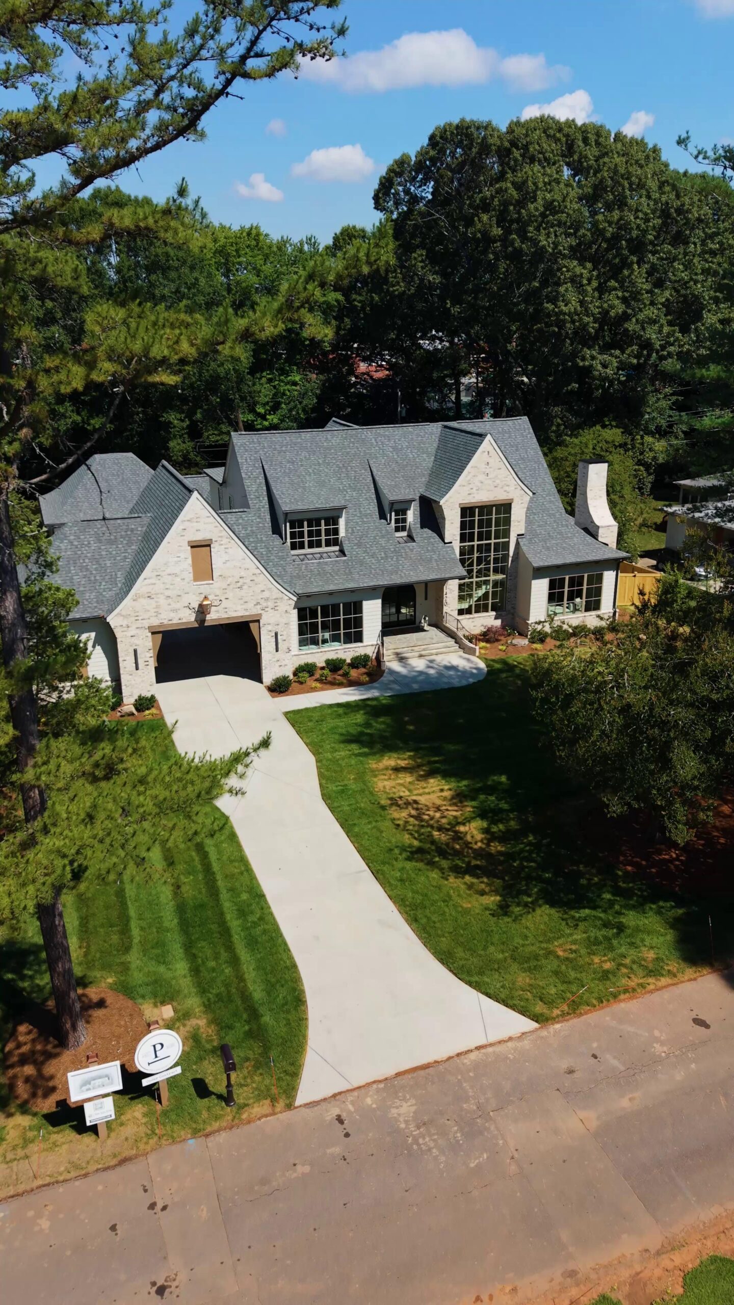 The Highland Plan. Three moments that stop you in your tracks. ✨

The exterior. The front door and staircase. The curved vaulted ceiling in the primary.

Which one's your favorite? Tell us below.
