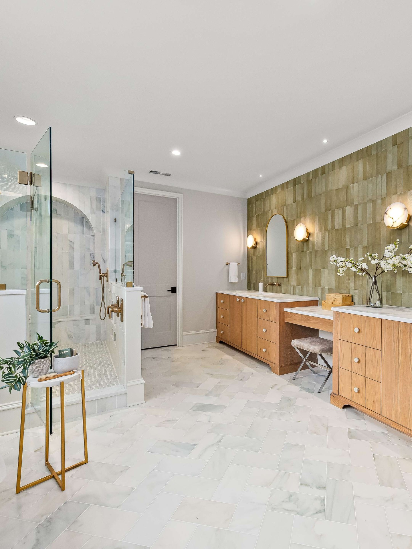 236 Wingrave Drive
A primary bath worth soaking in. A freestanding tub, walk-in shower with an arched niche, and a green tiled accent wall that makes the whole room feel like its own retreat.

Now available. Reach out to schedule a private showing. 🛁
